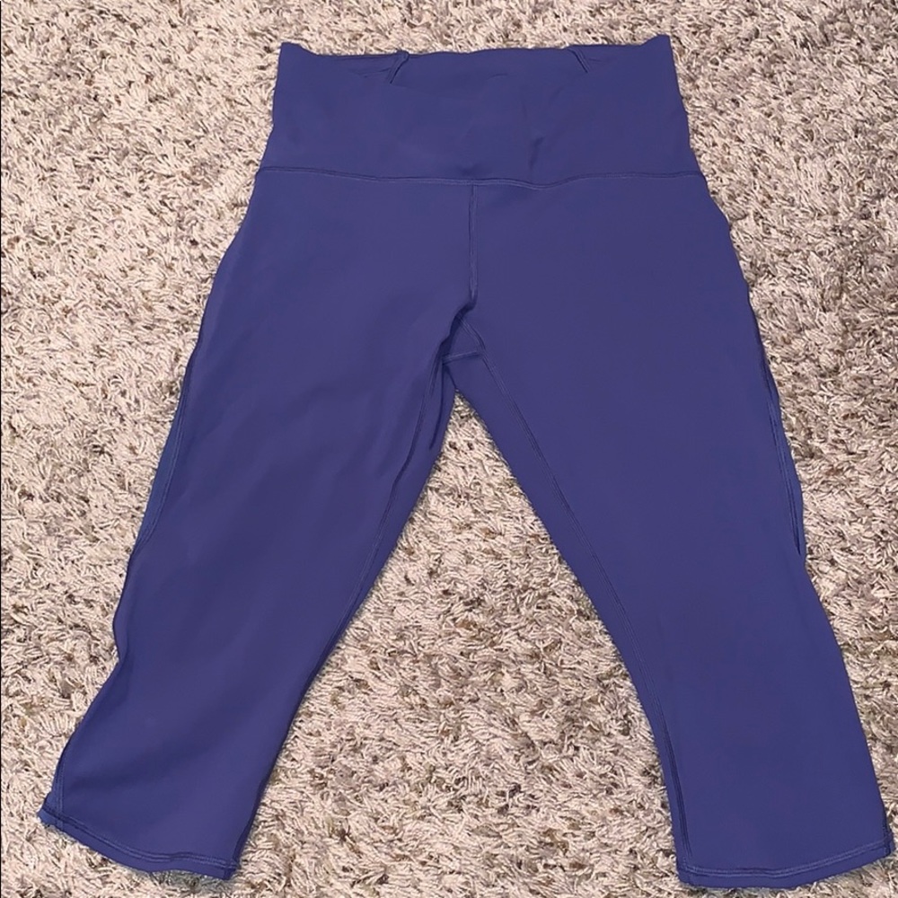 NWOT lululemon cropped leggings - purple- size 8